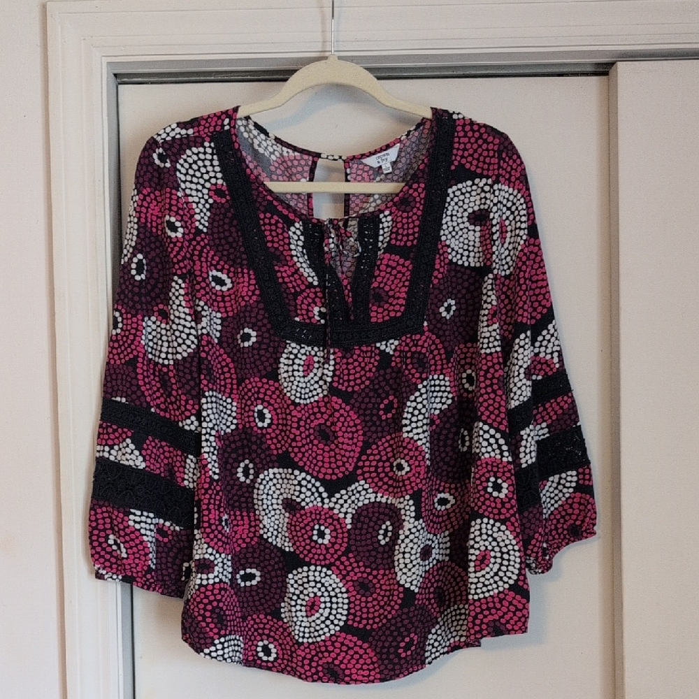 Crown & Ivy Pink and Navy Patterned Blouse Size Large
